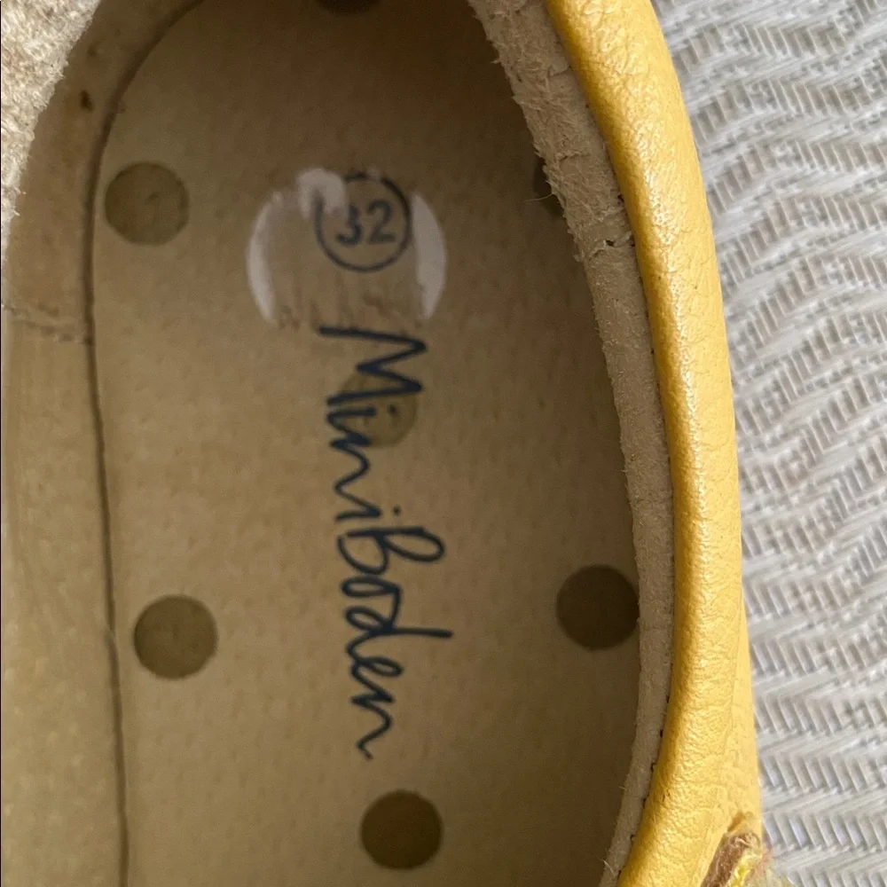 Mini Boden Yellow Flats - Picture 3 of 4